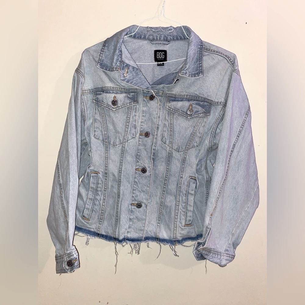 BDG Light Wash Distressed Denim Jacket Size Medium